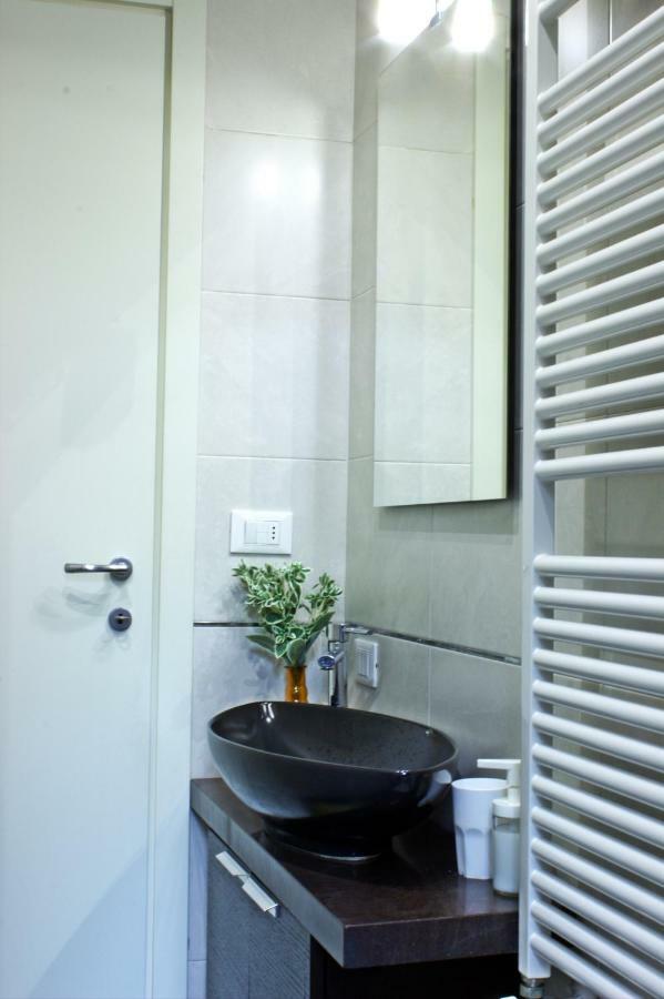 Relax Suite Nazario Bologna Bagian luar foto